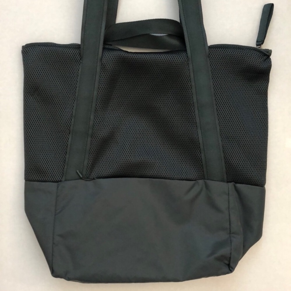 Lululemon bag - Picture 2 of 8